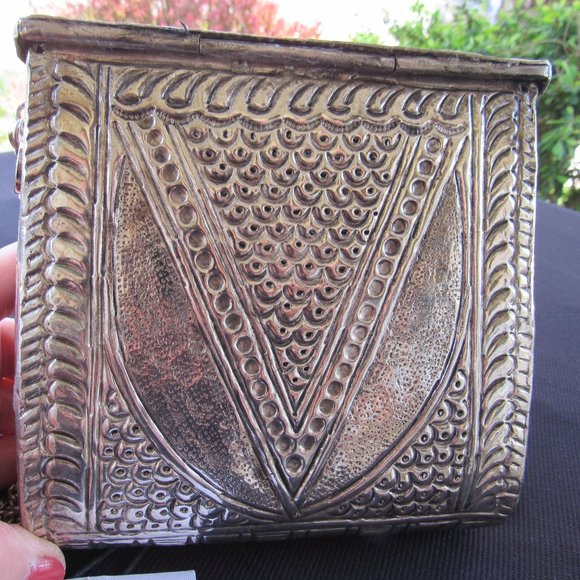 St. Xavier Monro Geometric Gold & Silver Metal Bag - Picture 4 of 8